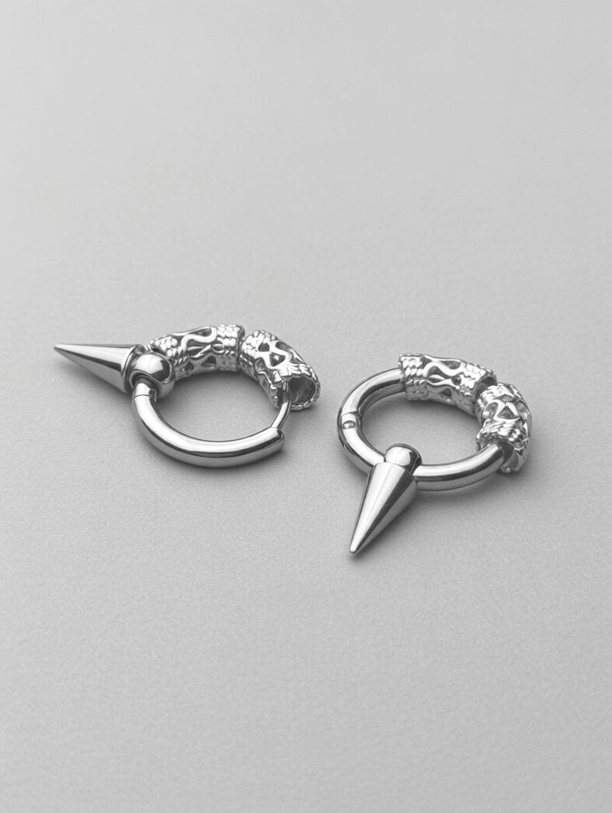 Boucles d’Oreilles Pointes Gravées – Acier Inoxydable | Unisexe, Waterproof & Style Rétro Gothique (Paire)