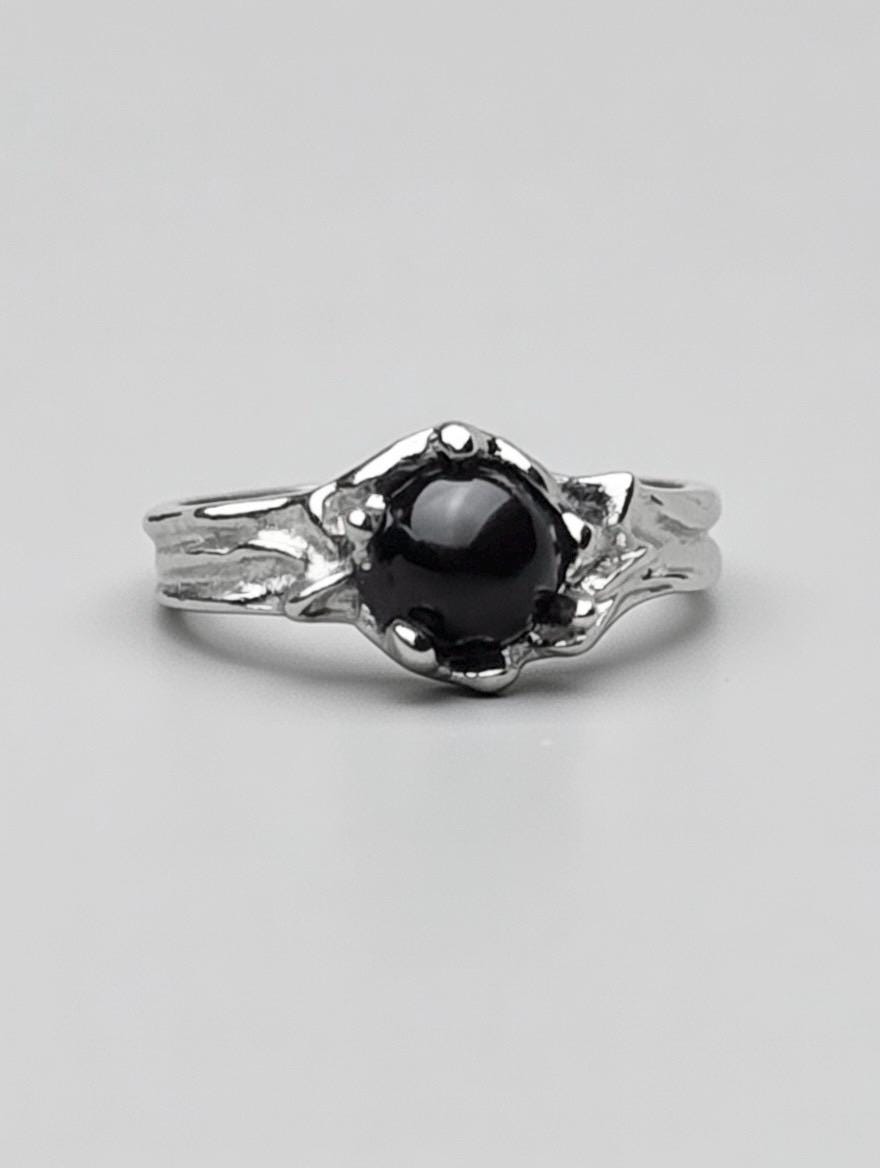 Bague Acier Inoxydable Pierre Noire Cabochon – Monture Organique Florale Sculpturale Vintage
