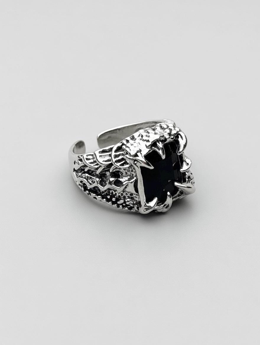Bague Gothique Sculptée en Argent 925 – Pierre Noire | Massive, Ajustable & Unisexe