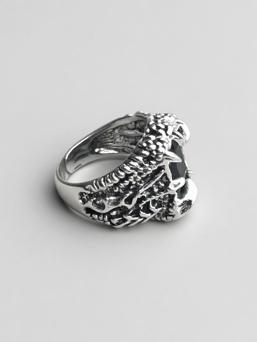 Bague Gothique Sculptée en Argent 925 – Pierre Noire | Massive, Ajustable & Unisexe