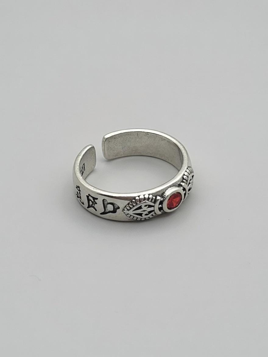 Bague gothique en argent massif 925 – Poinçon gravé  Pierre rouge Ajustable & Unisexe