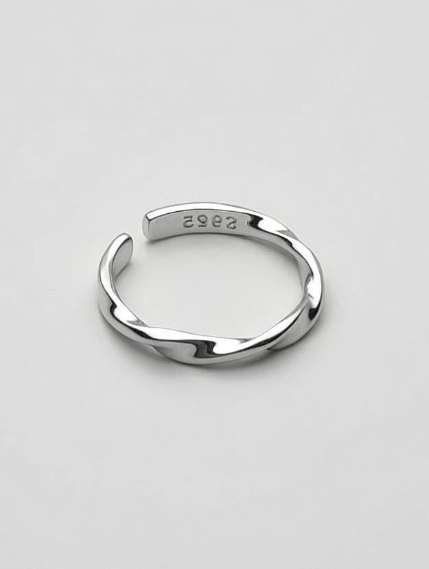 Bague torsadée en argent 925 sterling – Design élégant, ajustable & unisexe