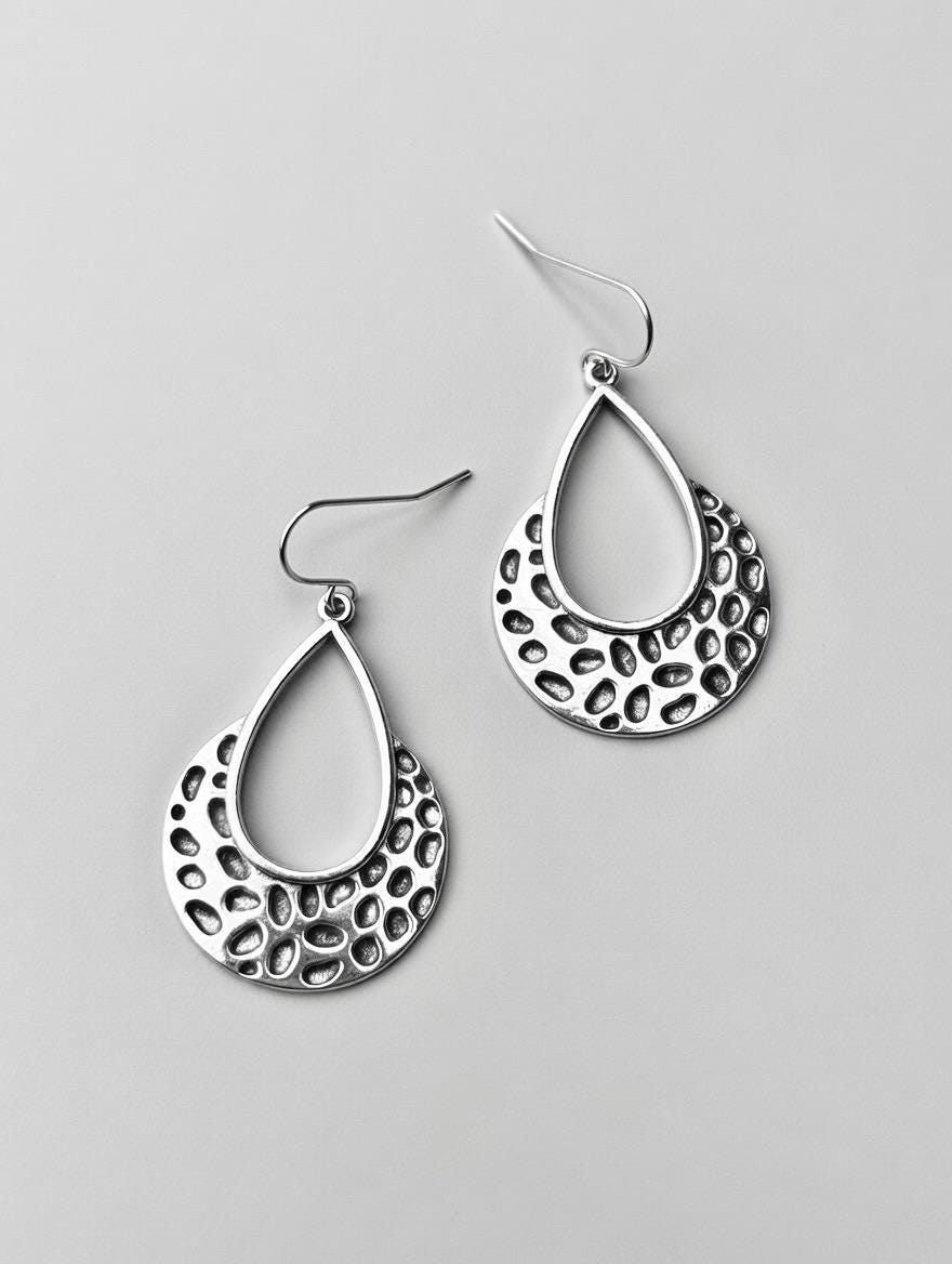 Boucles d’Oreilles Argent 925 Gouttes Texturées Nacrées – Créoles Asymétriques Martelées Boho Chic Él