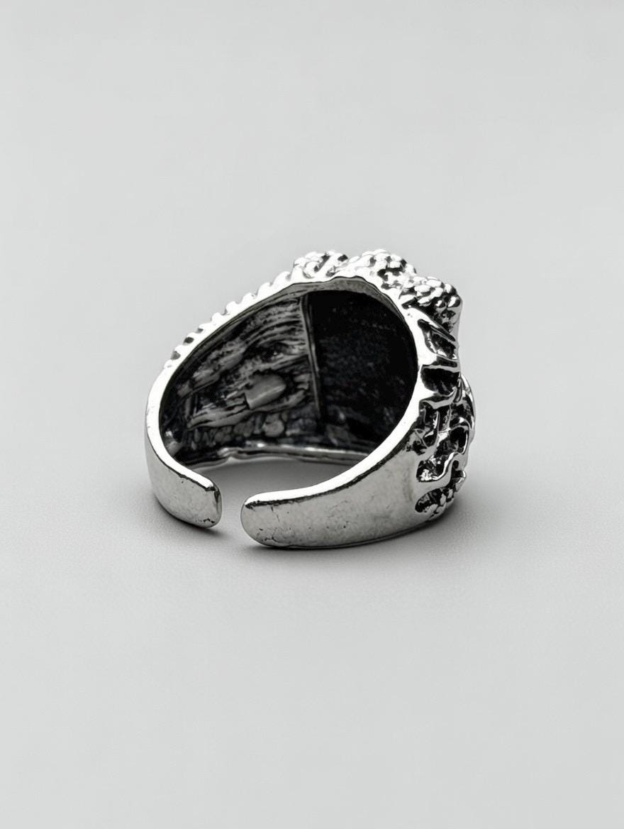 Bague Gothique Sculptée en Argent 925 – Pierre Noire | Massive, Ajustable & Unisexe