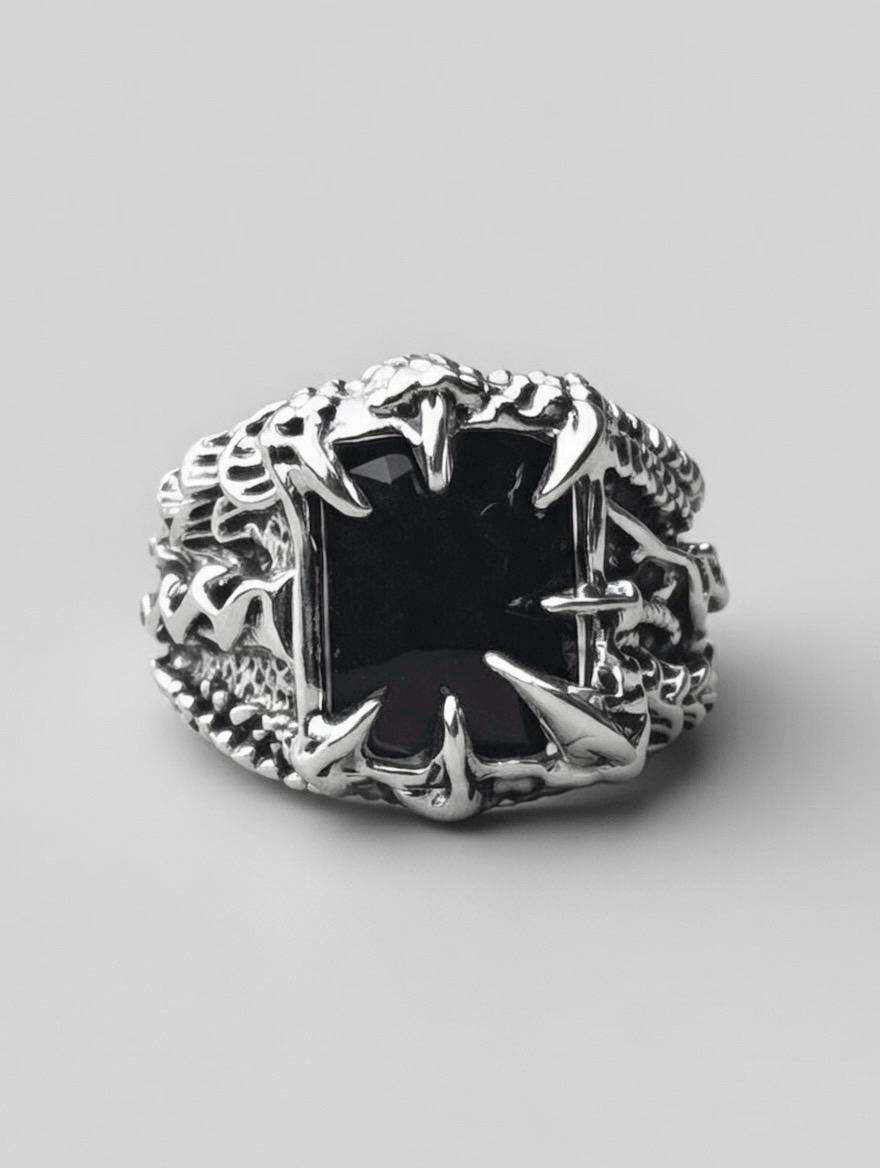 Bague Gothique Sculptée en Argent 925 – Pierre Noire | Massive, Ajustable & Unisexe