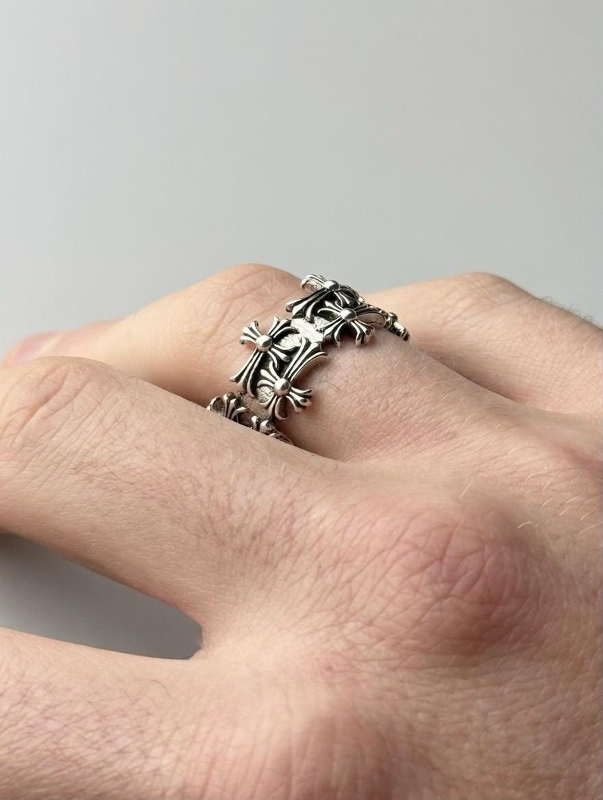 Bague gothique en croix sculptées en argent 925 sterling – Design brute, Dark Grunge, ajustable & unisexe